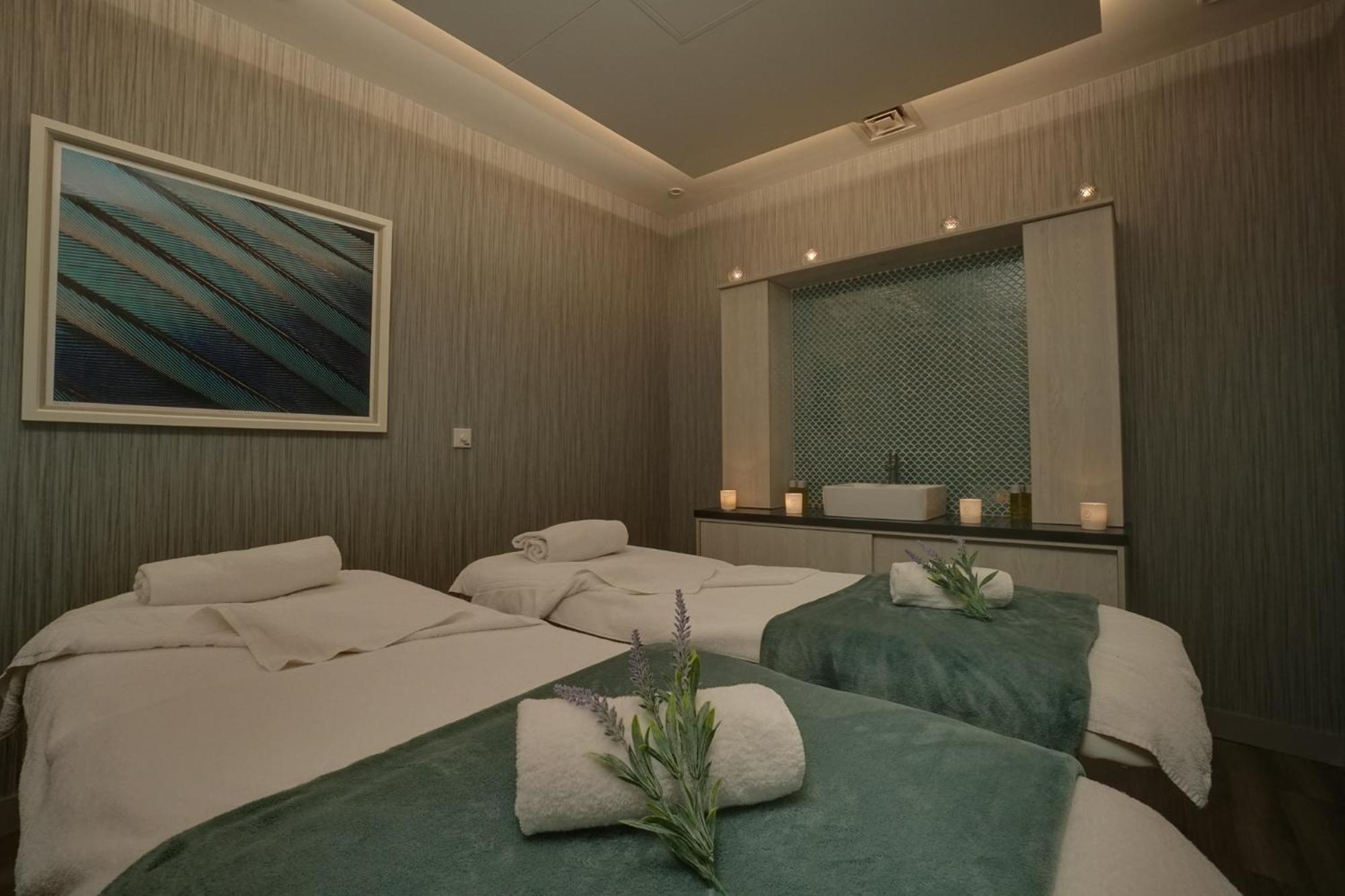 וויגאן Wrightington Hotel & Health Club מראה חיצוני תמונה