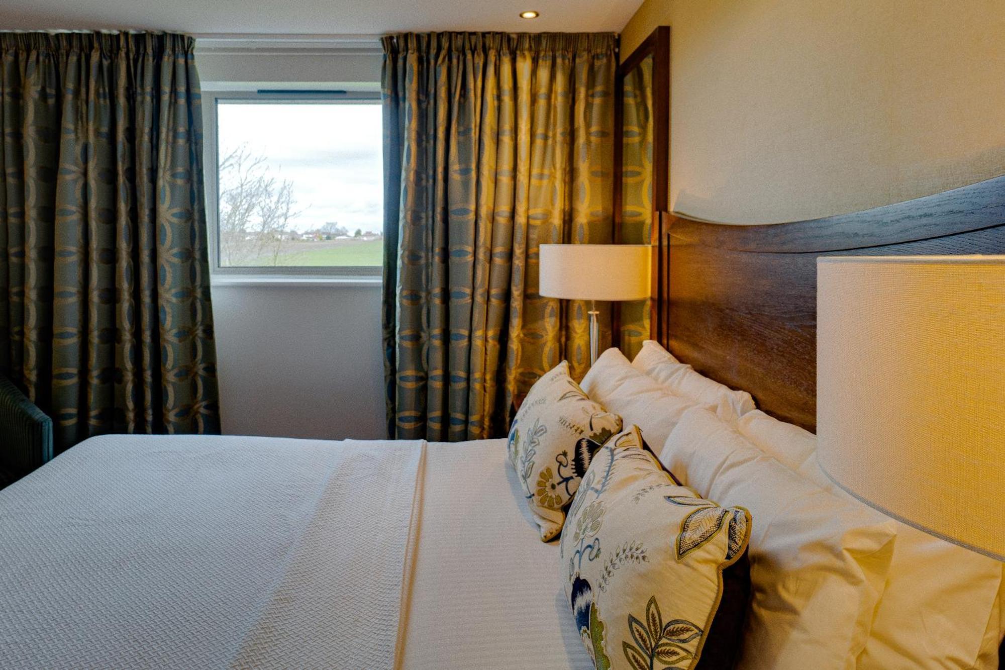 וויגאן Wrightington Hotel & Health Club מראה חיצוני תמונה