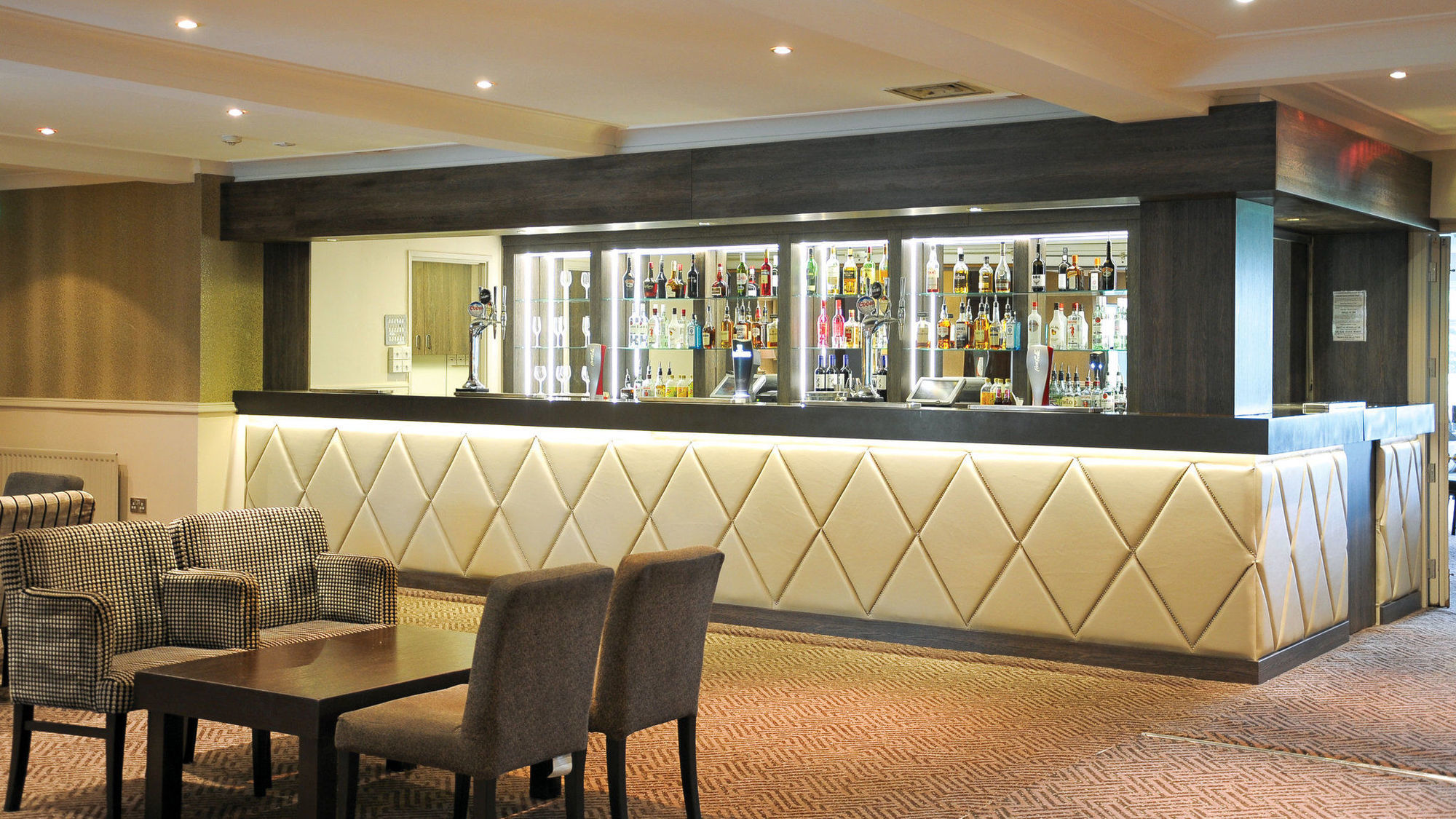 וויגאן Wrightington Hotel & Health Club מראה חיצוני תמונה