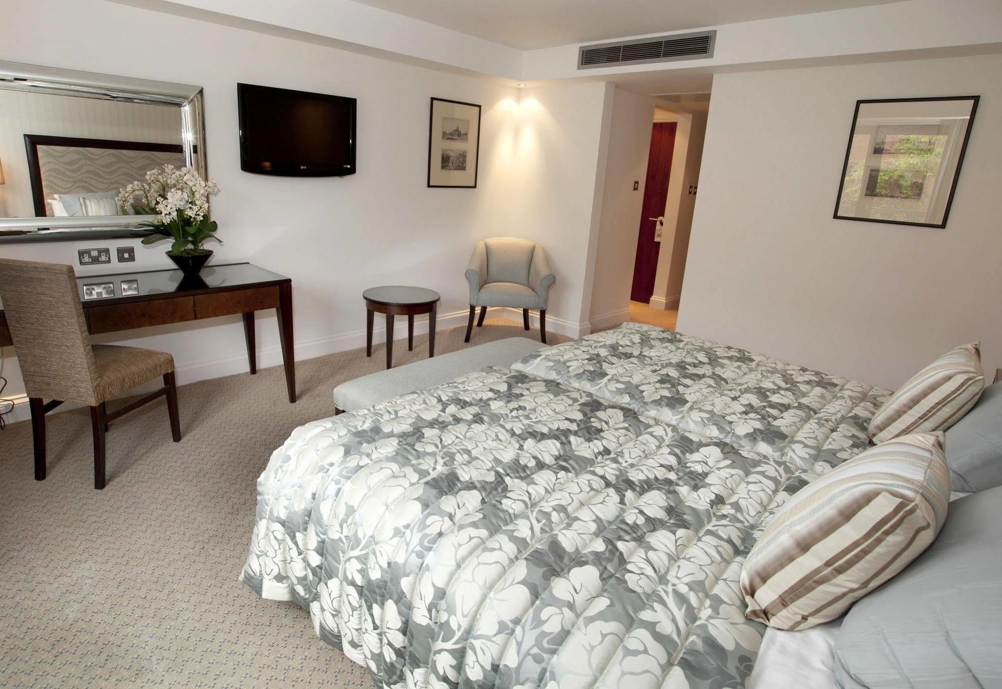 וויגאן Wrightington Hotel & Health Club מראה חיצוני תמונה