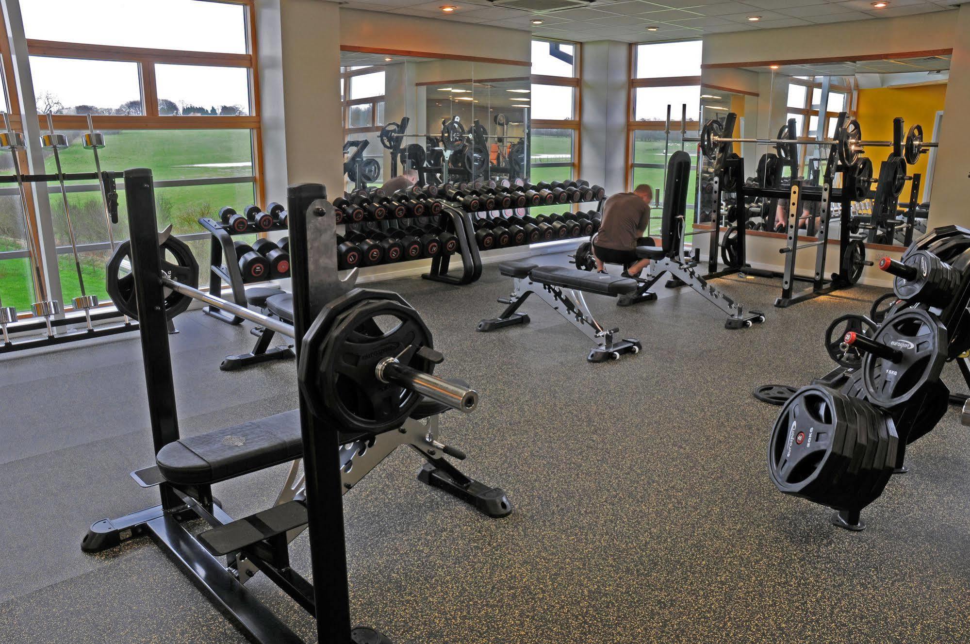 וויגאן Wrightington Hotel & Health Club מראה חיצוני תמונה